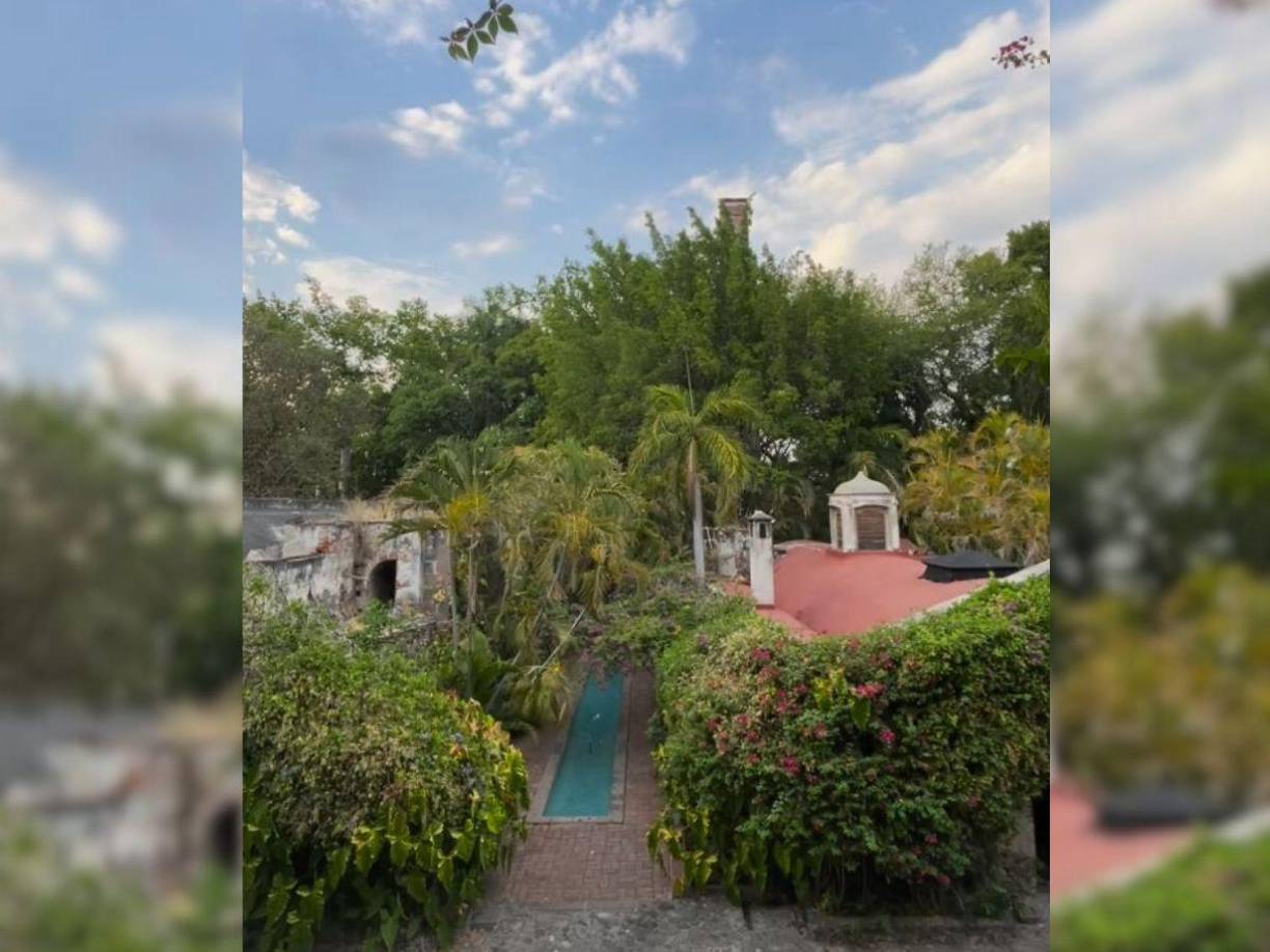 El lugar donde se realizó el evento fue en la Hacienda de lujo San Gabriel de las Palmas ubicada en la carretera federal Cuernavaca, Chilpancingo en el estado de Morelos, fue fundada en 1529 por Hernán Cortés y tiene espacio para mil 500 invitados. También es un hotel-resort, cuenta con 20 suites, spa, restaurante-bar, temazcal, piscinas con calefacción, canchas de tenis y pádel tenis, se pueden hacer paseos a caballo en entornos naturales y únicos.