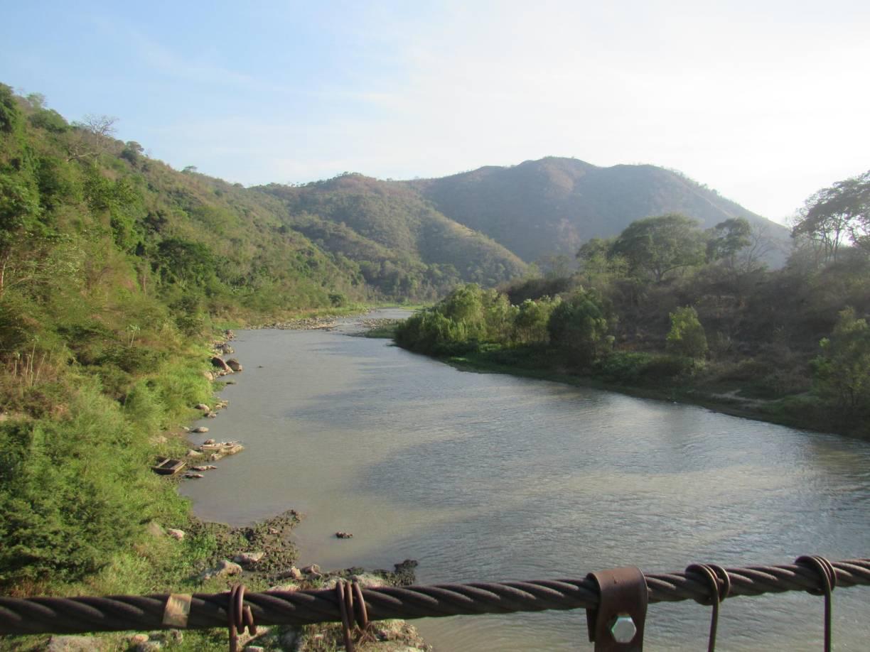 Ruth, al ver lo ocurrido, no dudó en lanzarse al agua para intentar rescatarla. 