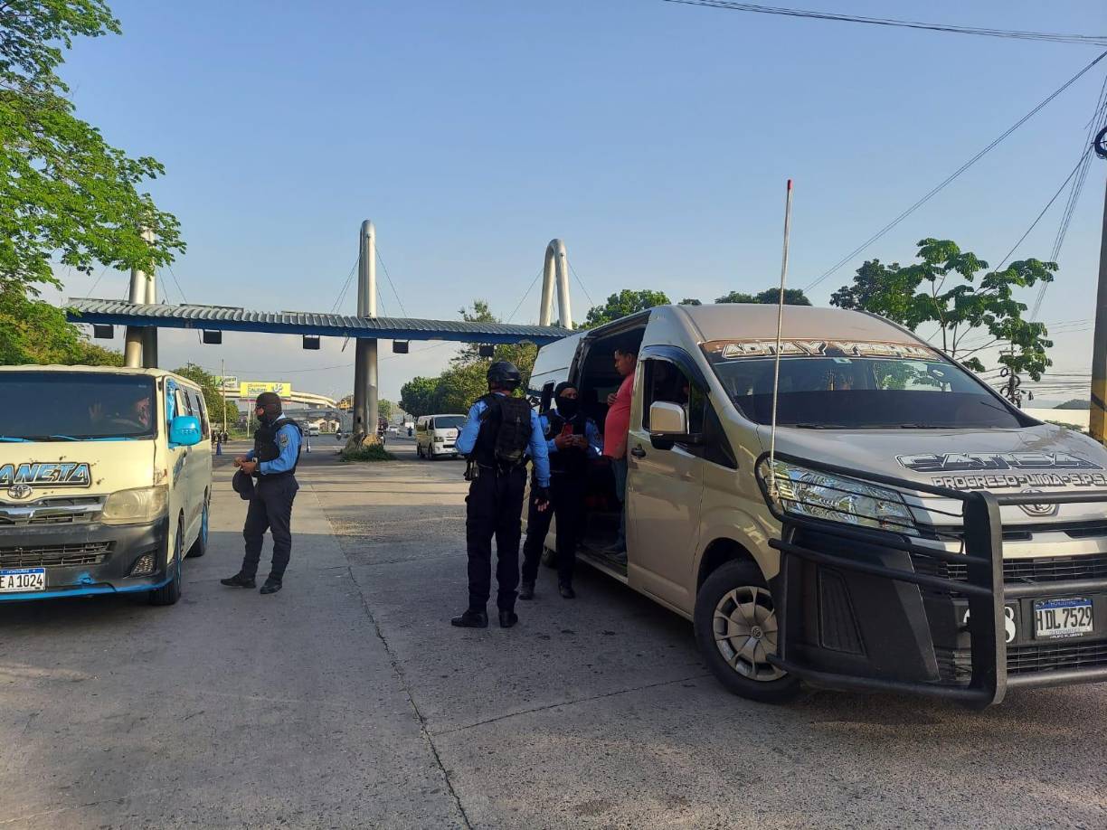 Según las autoridades, las requisas se hacen con el objetivo de prevenir delitos en las unidades del transporte. 
