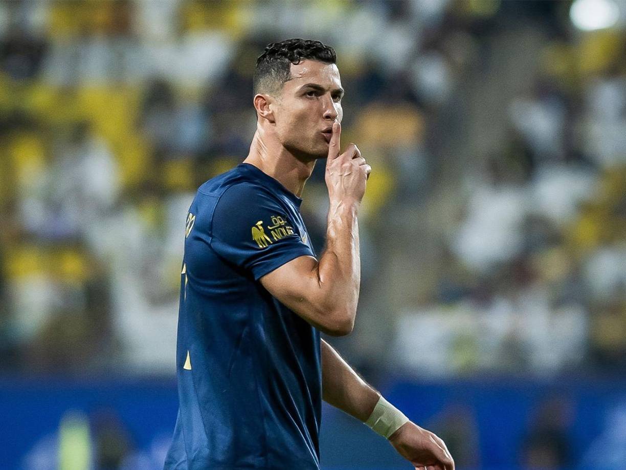 Cristiano Ronaldo no pudo disfrutar en plenitud de la victoria del Al Nassr por 1-0 en tiempo suplementario ante el Al Ettifaq en los octavos de final de la Copa del Rey de Campeones de Arabia Saudita debido a algunas situaciones incómodas que vivió el portugués en el campo de juego del Al-Awwal Park Stadium.