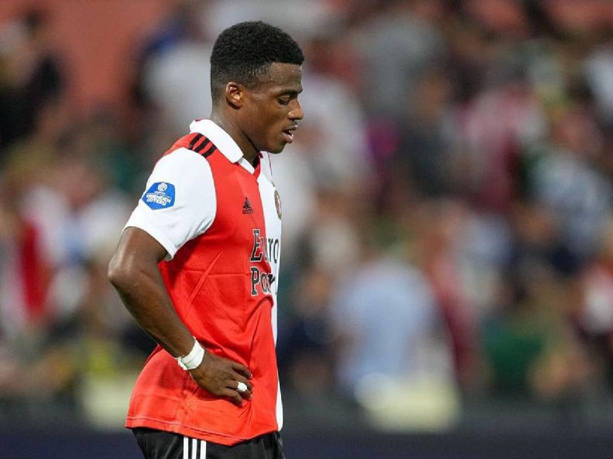 Al tener esta doble nacionalidad, ya habrían pedido su cambio a la FIFA, sin embargo todavía no se podrían convocar automáticamente.