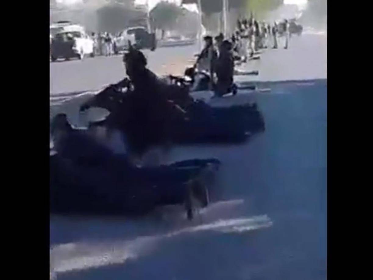 Culiacán se convirtió en zona de guerra, los sicarios del Cártel de Sinaloa se han lanzado a las calles tras la captura de Ovidio Guzmán, hijo de El Chapo Guzmán.