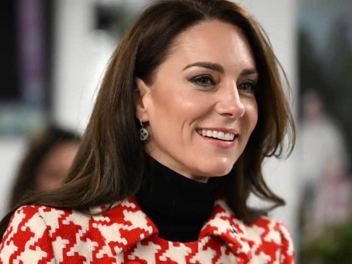 Además de explicar qué le ha pasado a la princesa, agradecen la privacidad y el respeto a partir de ahora. “La Princesa de Gales agradece el interés que generará esta declaración. Espera que el público comprenda su deseo de mantener la mayor normalidad posible para sus hijos; y su deseo de que su información médica personal permanezca privada. Por lo tanto, el Palacio de Kensington sólo proporcionará actualizaciones sobre el progreso de Su Alteza Real cuando haya nueva información significativa para compartir”, añade.