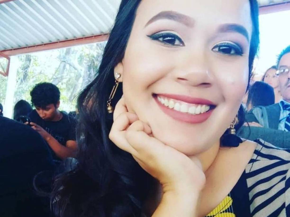 Durante la celebración, la pareja mostró muy emocionada y feliz. 