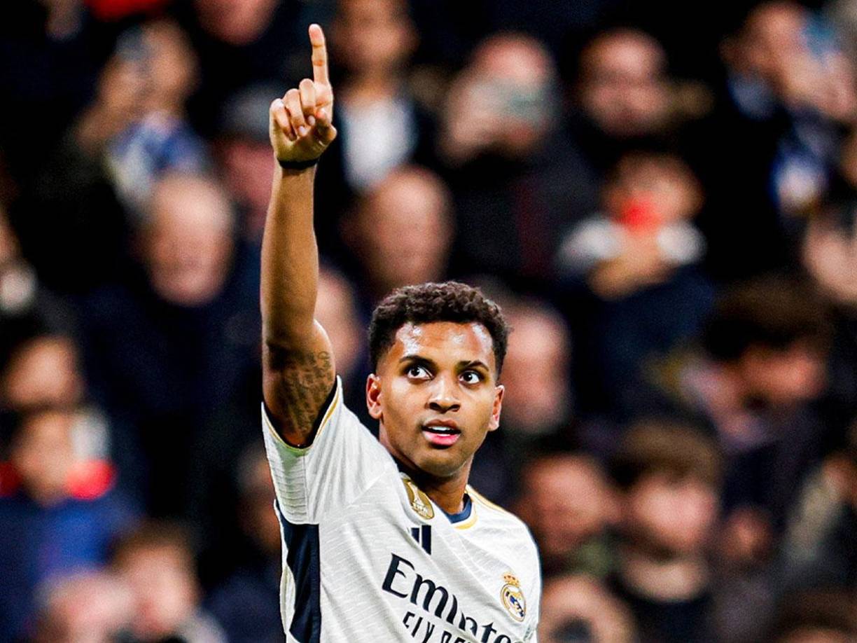 En el caso de Rodrygo, en Real Madrid estudian la posibilidad de venderlo por 80 millones de euros, siempre y cuando se pueda dar el fichaje de Mbappé.