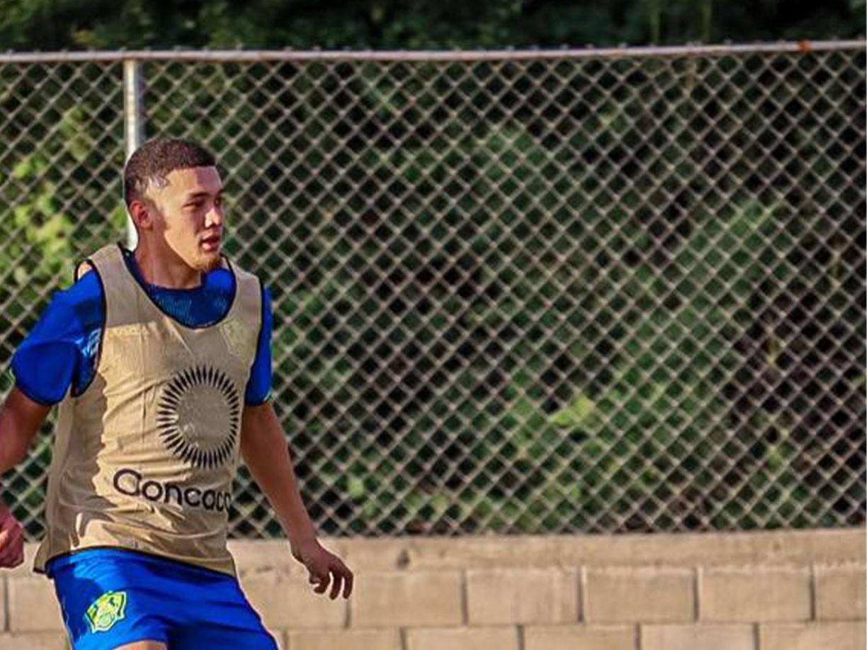 Júnior García: El zaguero central rescindió su contrato con Real España y apreció en la práctica del Olancho FC. La campaña anterior militó en condición de préstamo en el Victoria.