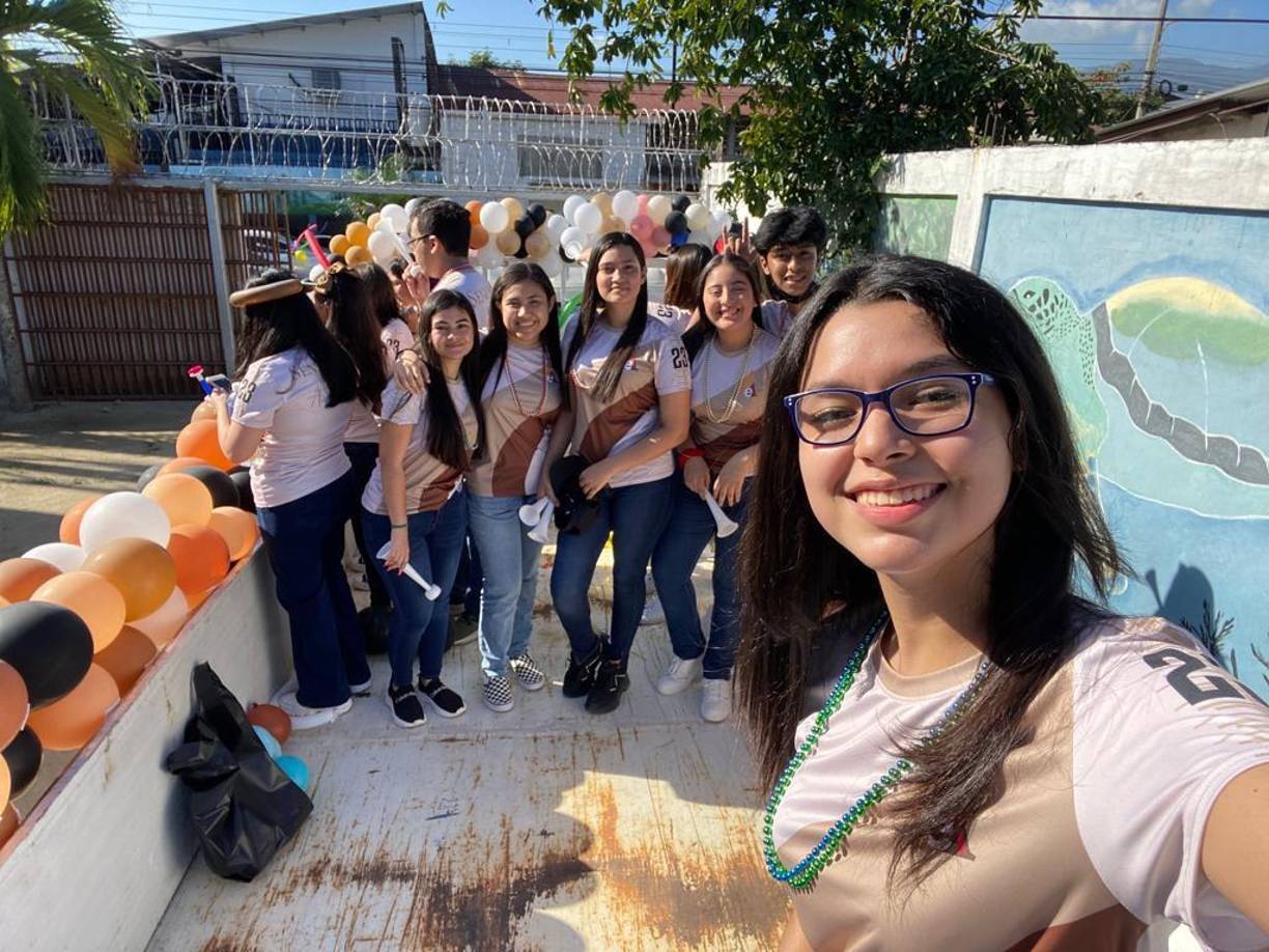 “Si puedes soñarlo, puedes hacerlo”, dijo la alumna Stephanie Castellanos. 