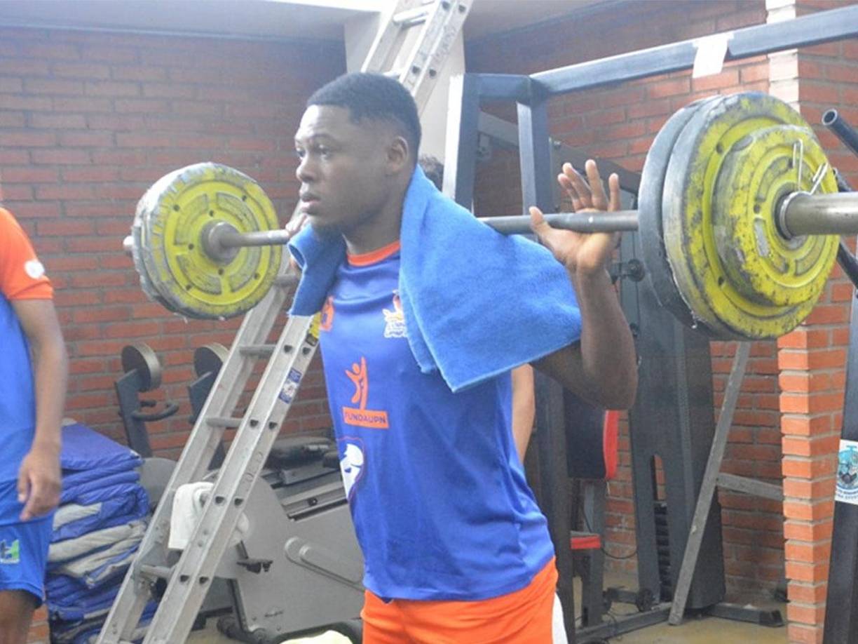 César Guillén: Se confirmó que el delantero seguirá en las filas de los Lobos de la UPN para el 2024.