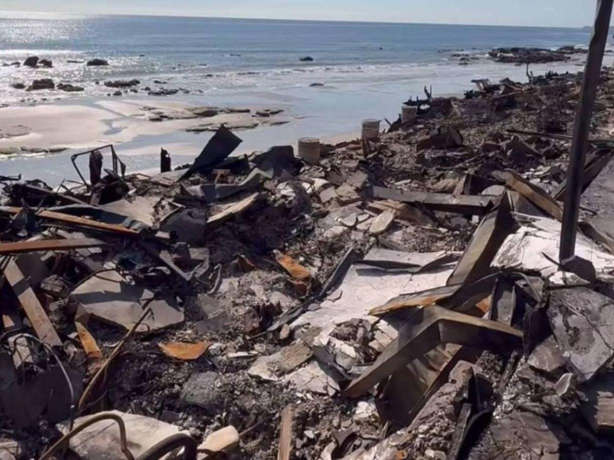 Reportes señalan que incendios quemaron más de 16 mil hectáreas de la ciudad de Los Ángeles que provocaron el desalojo de más de 150 mil personas y dejaron al menos 27 muertos. Esta es otra foto que compartió la pareja de Vela. 