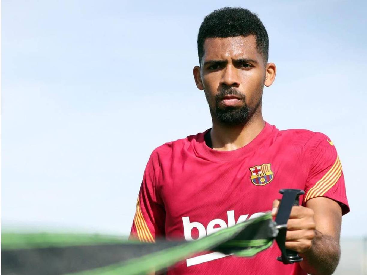 El Barcelona pagó 7 millones de euros al Palmeiras y otros tres en variables por Matheus en el último día del mercado de fichajes de invierno de 2020 (antes de la Pandemia). El jugador firmó hasta junio del 2025.