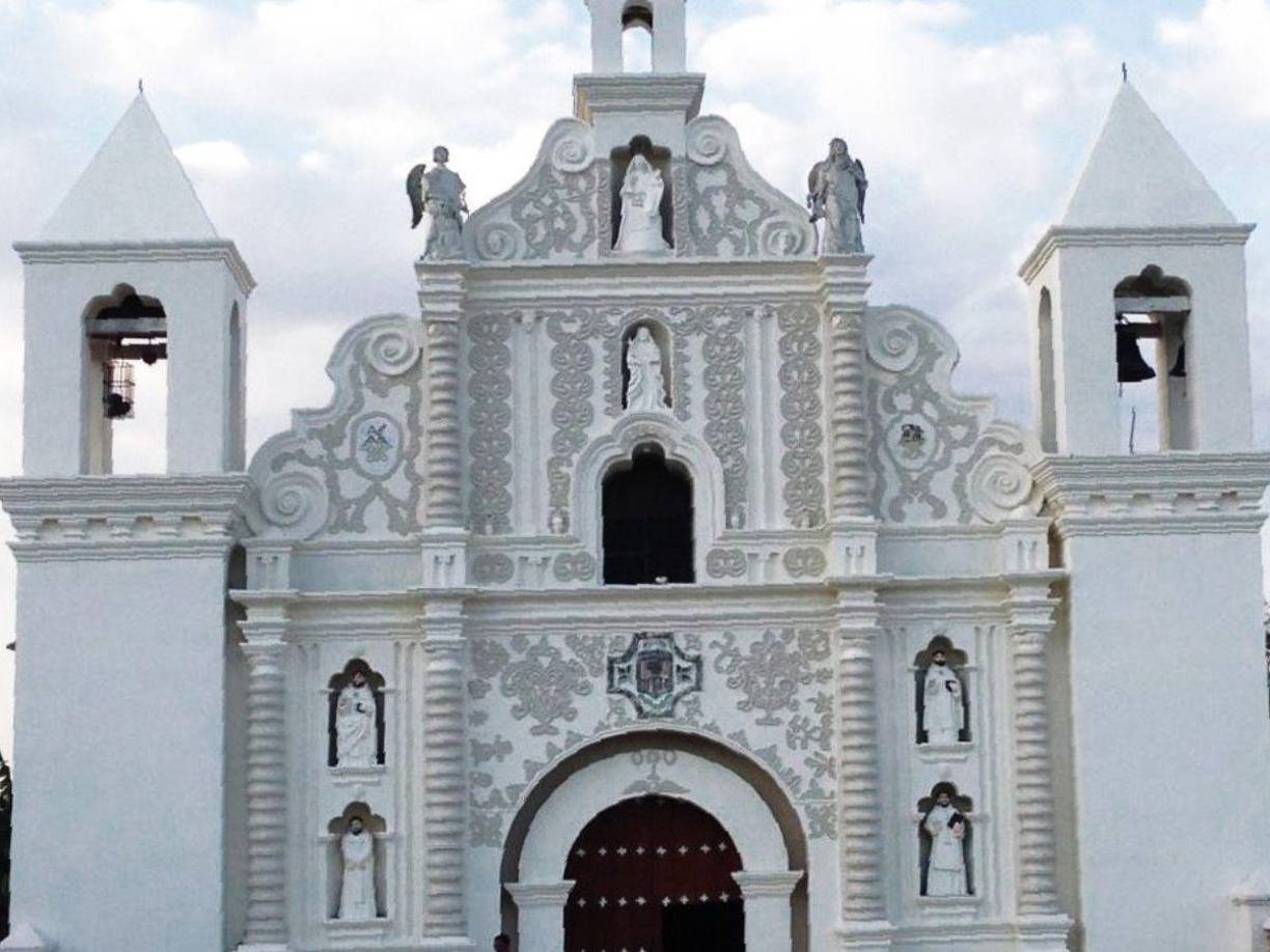 7. Gracias es el agraciado nombre de la que se considera como una de las ciudades más bonitas del país. Capital del imperio español en Centroamérica hoy es una ciudad colonial totalmente rehabilitada que merece la pena ser visitada.