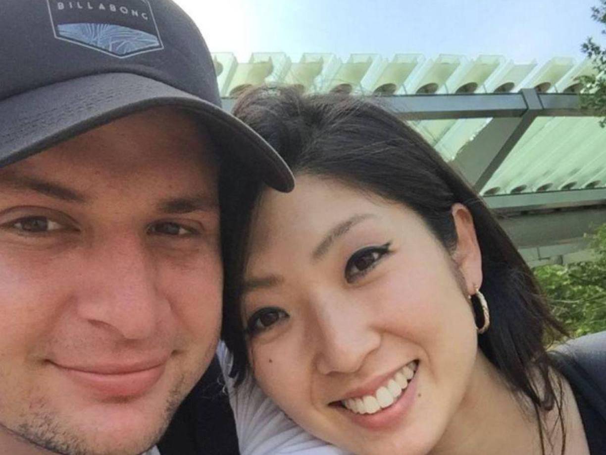 “Nuestro día a día es normal, nos despertamos tempranito, desayunamos, nos vamos a trabajar, llevamos a nuestra hija a la guardería, regresamos en la noche, cenamos, nos bañamos y , pasamos con nuestra hija antes de dormir”, reveló Argelio.