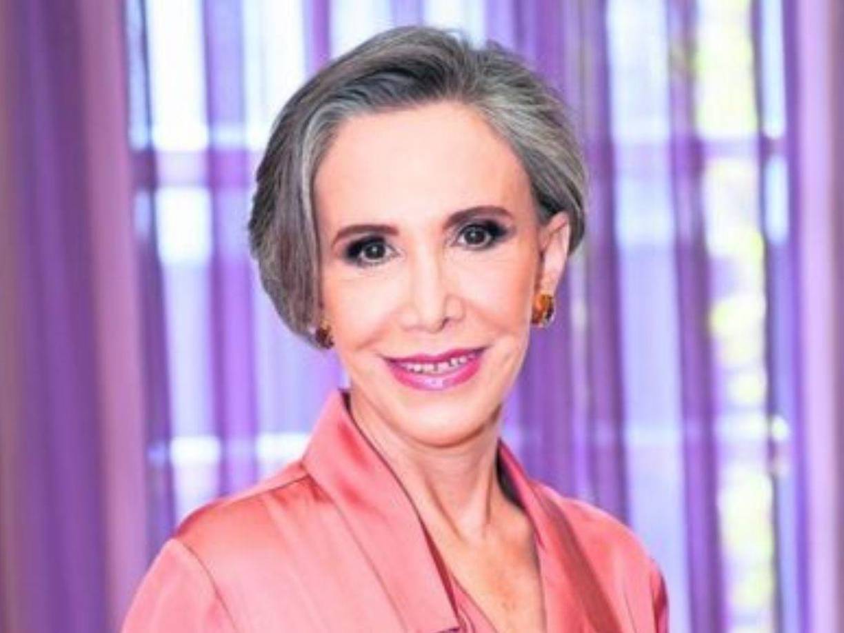 En la misma entrevista, el actor aseguró tener un motivo por el cual se atrevía a hacer esos comentarios y es que le informó al presentador que había una entrevista de Florinda Meza con Adela Micha, donde al preguntarle acerca de si ellos dos habían tenido una relación, quien diera vida a Doña Florinda lo negó y le llamó “pendejo”.