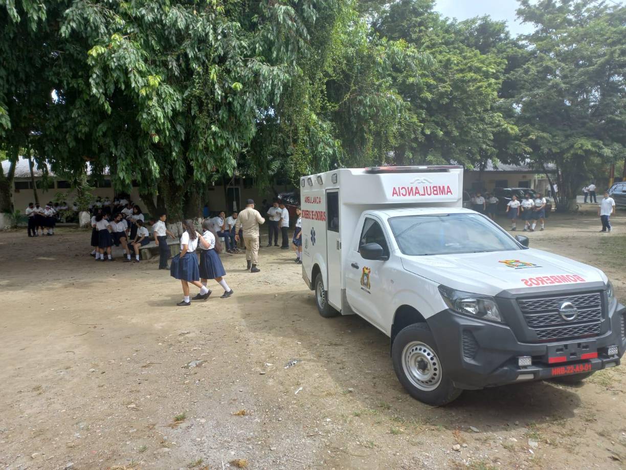 Algunos centros educativos despacharon a los alumnos.