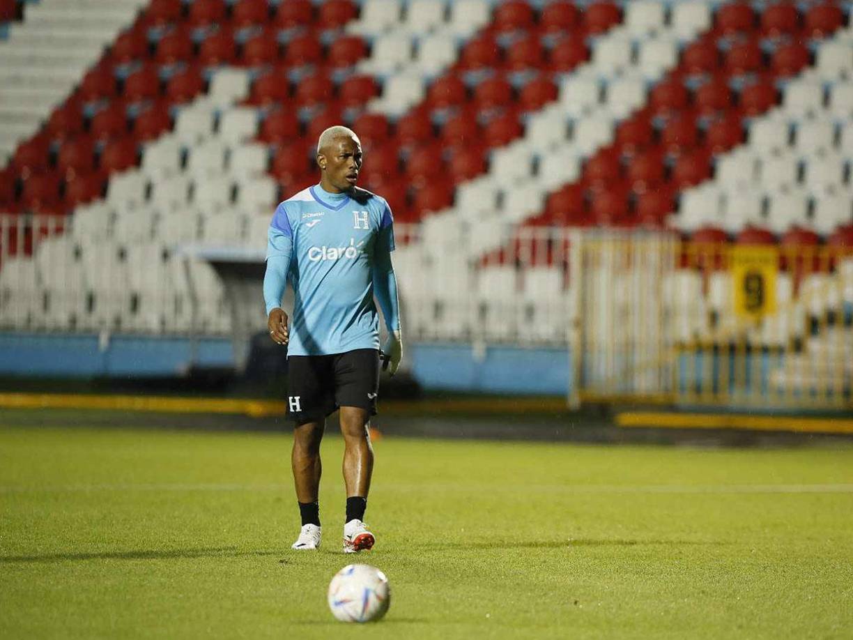 Deybi Flores: El futbolista Fehérvár FC de Hungría será uno de los contenciones de la selección hondureña.