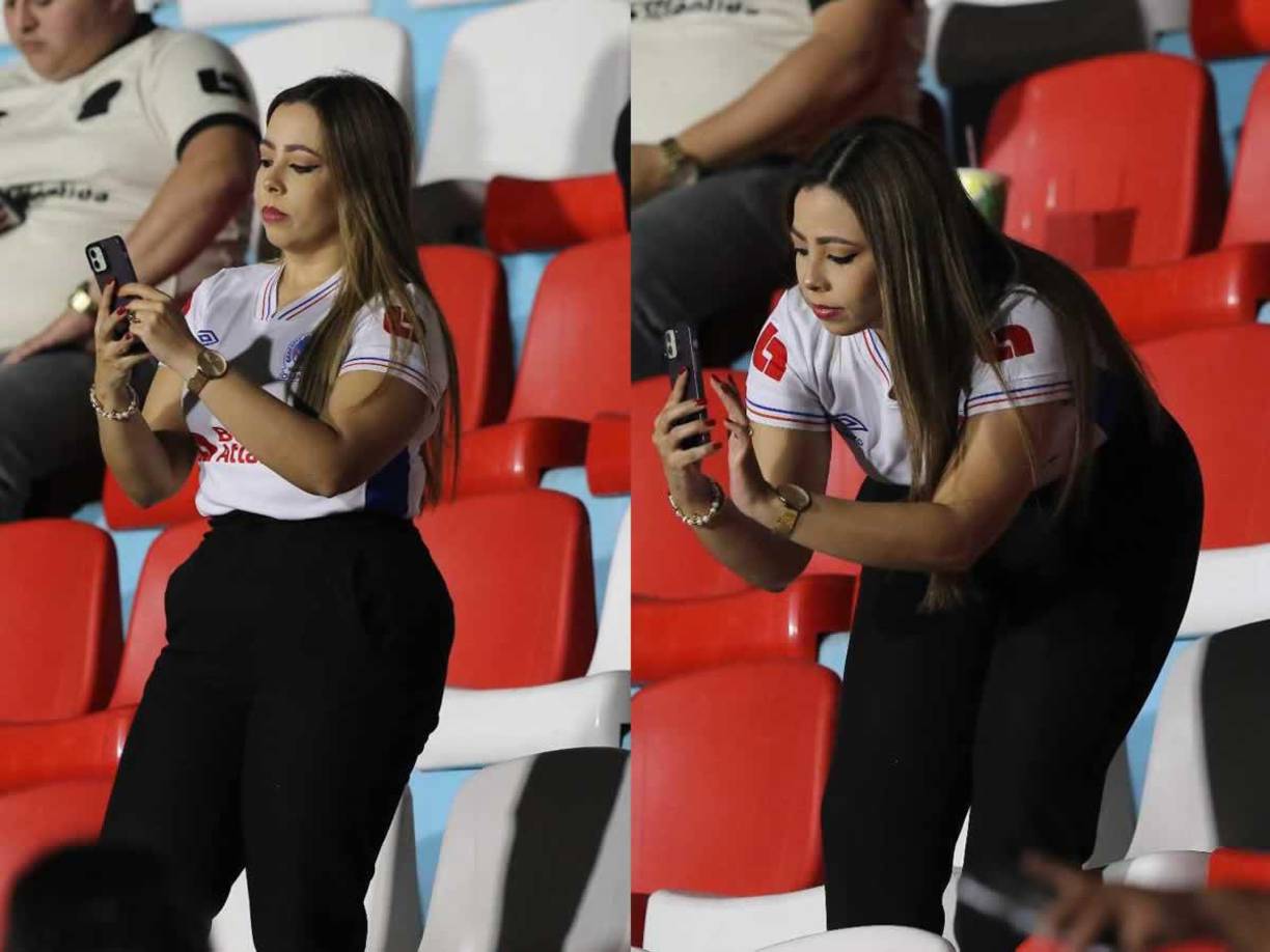 Pero después se animó y sacó algunas fotografías en el estadio Nacional.