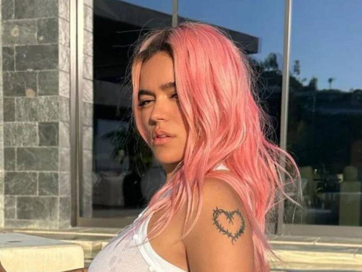 “Paren esos cuenticos de que a la gente le va bien porque hicieron un pacto no sé con quién o porque pertenecen a un grupo raro de no sé qué... a la gente que trabaja duro, que se esfuerza y que hace las cosas con amor le va muy bien en la vida”, finalizó. 