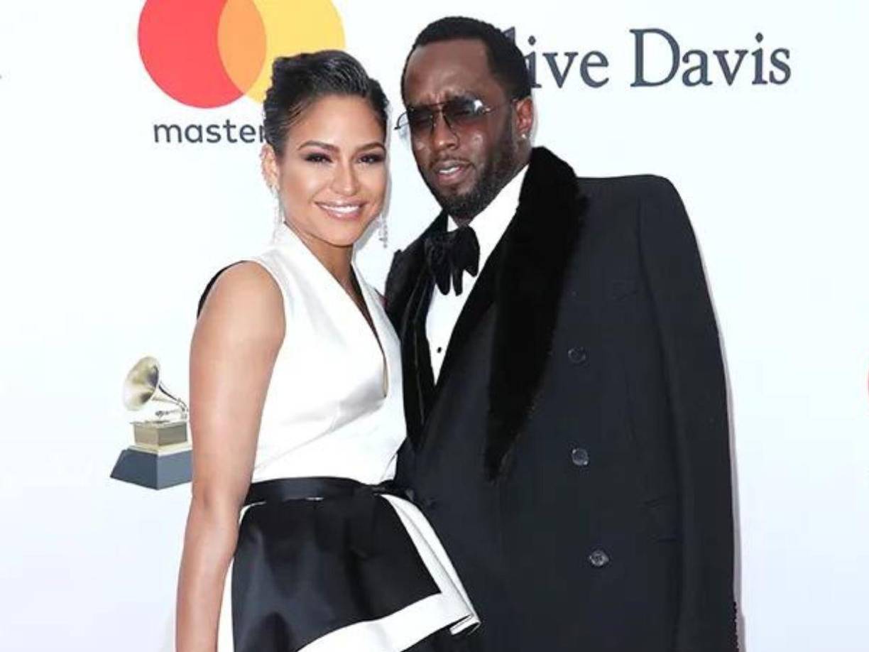 Cassie: Cassie (también conocida como Cassie Ventura) comenzó a salir con el ícono de Bad Boy en 2007. El romance intermitente fue mayoritariamente secreto hasta 2012. La pareja hizo público su amor, que continuó hasta que se separaron en 2018. Según los informes, Diddy no estaba interesado en poniendo un anillo en el dedo de Cassie, así que ella lo dejó. Cuatro años después de esa ruptura, Diddy lanzó una canción sobre cómo tenía que “seguir adelante” y dejar de lamentar la pérdida. Sin embargo, en 2022, agradeció a Cassie “por sostenerme en los tiempos oscuros” al aceptar el premio Lifetime Achievement Award en los premios BET. 
