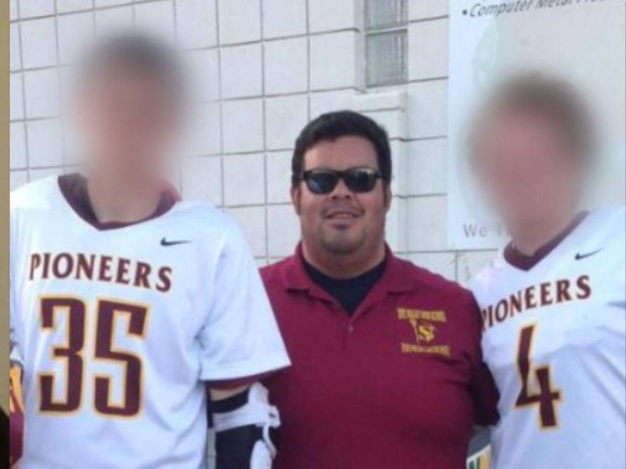 Nickroo trabajó como asistente del equipo universitario de lacrosse de Simi Valley High School.