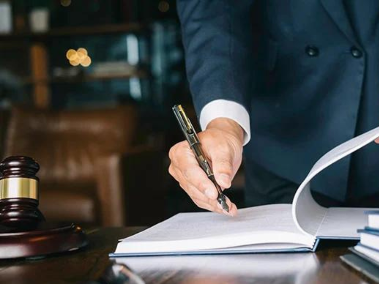 1. Solicitud de Reposición de Titulo de Secundaria redactada por un Abogado.