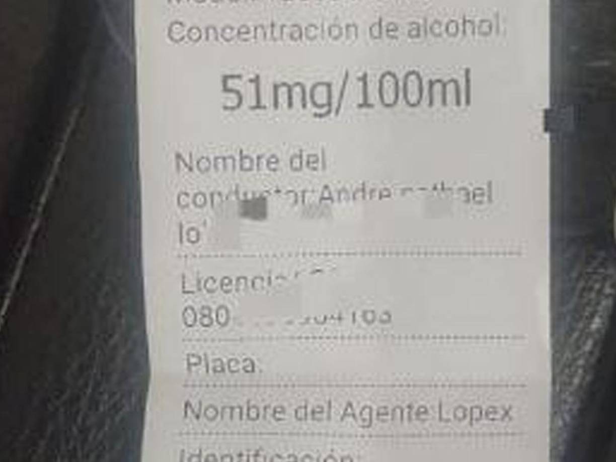  El conductor del vehículo iba en estado de ebriedad, según la prueba de alcoholemia.