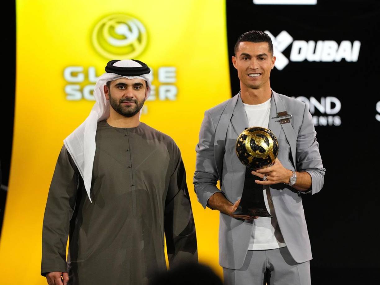 Cristiano Ronaldo recibió dos premios en los Globe Soccer Awards: Mejor Jugador del Oriente Medio y mejor goleador histórico.