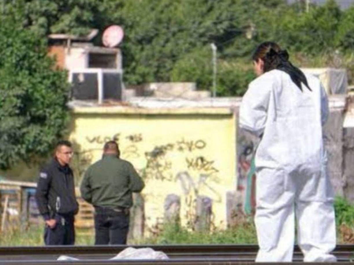 La Fiscalía General del Estado de Coahuila tomo conocimiento de dos personas fallecidas del sexo masculino en el municipio de Torreón, indicando las primeras investigaciones a causa de una caída de los vagones de la empresa Ferromex.