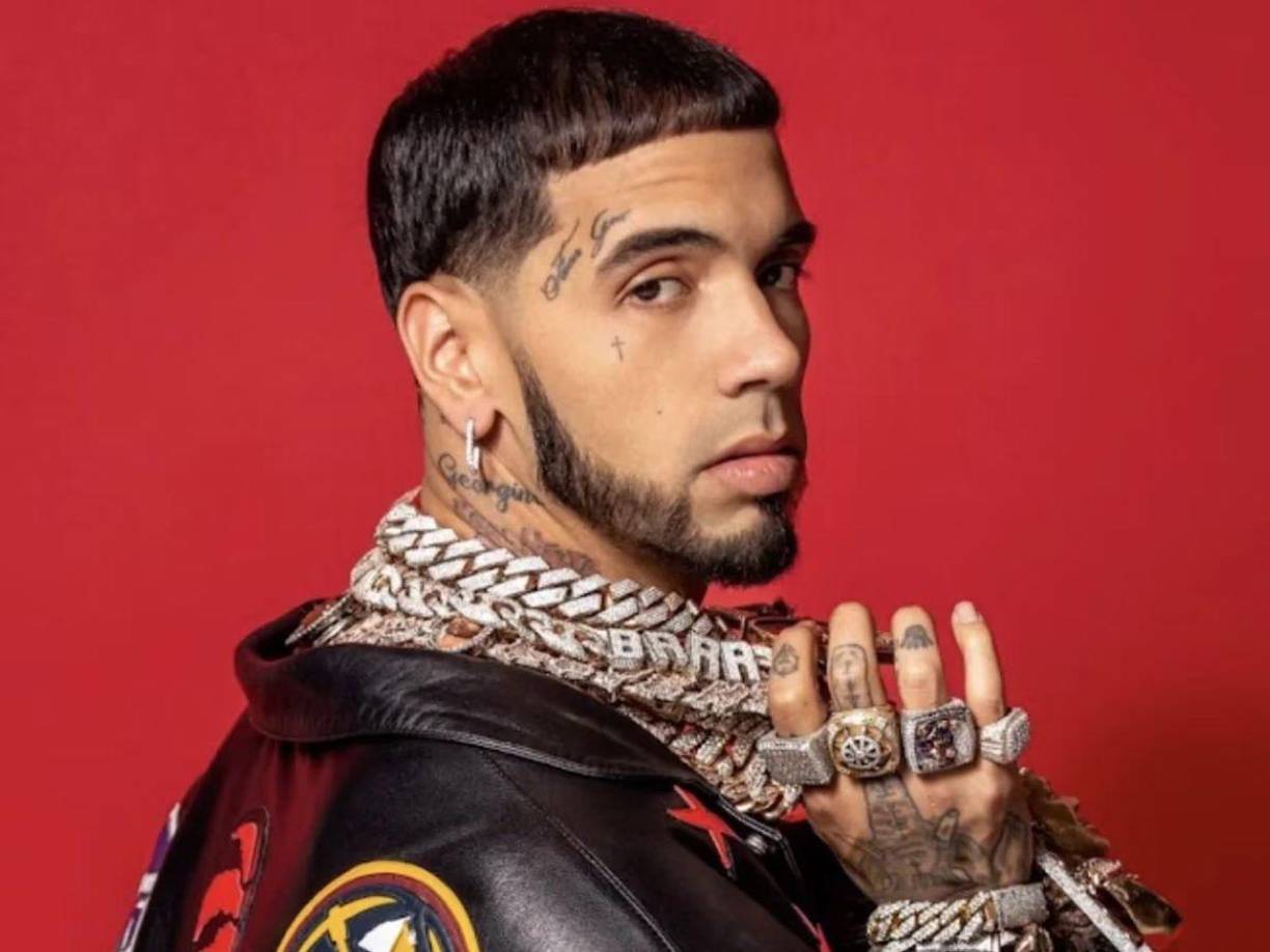 Anuel AA, uno de los artistas puertorriqueños más influyentes de los últimos años, se ha consolidado como uno de los principales exponentes del género urbano, lo que le ha permitido reunir su propia base de seguidores en todo el mundo.