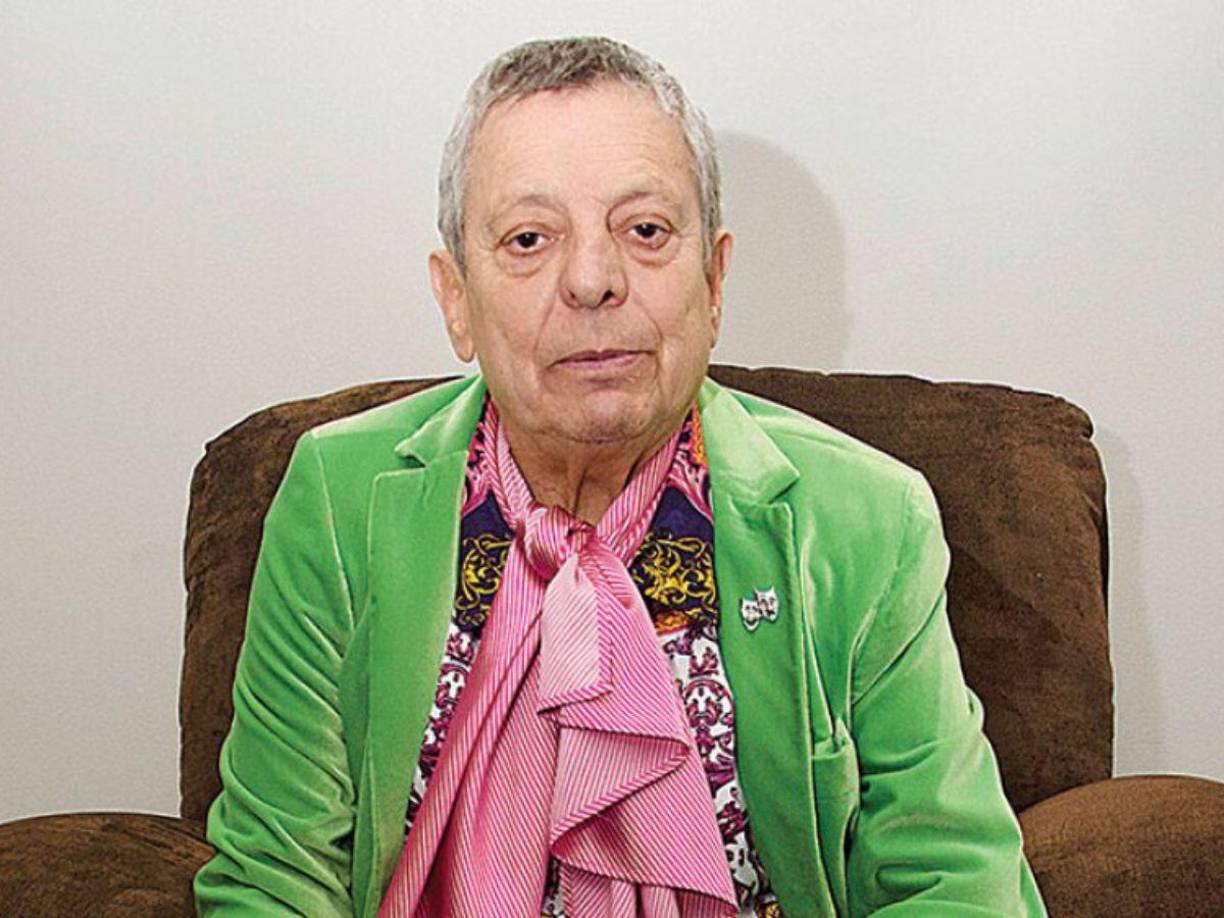 Desde hace varios meses, la salud de César Bono ha preocupado a la industria del entretenimiento. Al principio, el actor comenzó a usar un bastón, y ahora se le ha visto en una silla de ruedas, lo que sin duda ha encendido alarmas respecto a su estado de salud.