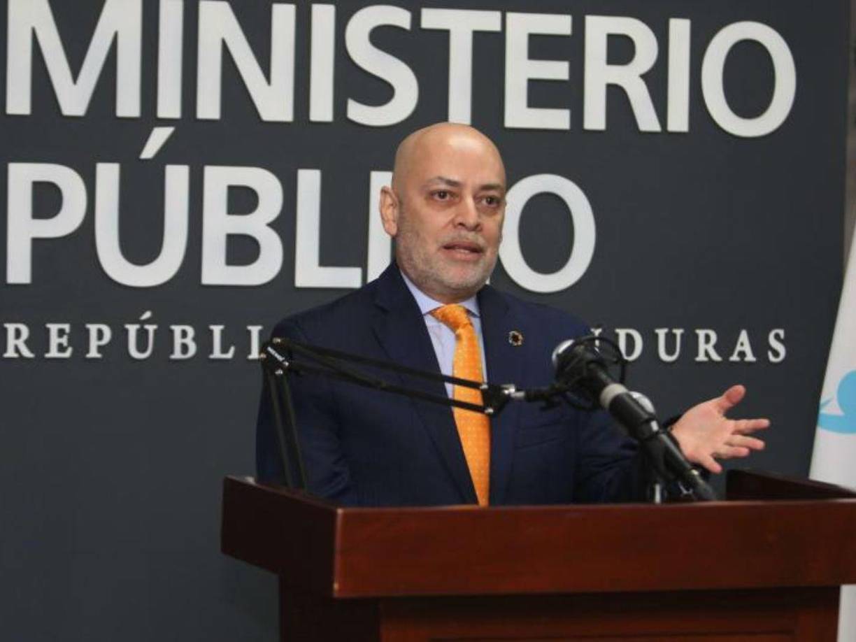 Kennet Madrid, representante de la Asociación para una Sociedad Más Justa (ASJ), mencionó que el periodo de Óscar Chinchilla podría extenderse. “Siento que no van a llegar a una elección al 1 de septiembre, van a continuar, en base al artículo 80 de la Ley Orgánica del Congreso Nacional, las actuales autoridades del Ministerio Público”, dijo. 