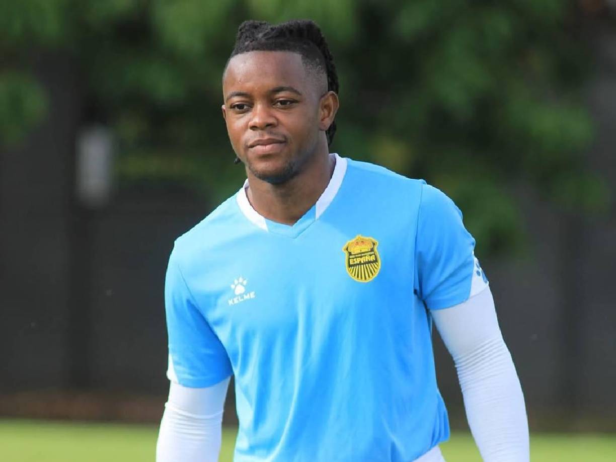 Wisdom Quaye: todavía tiene contrato con los aurinegros, pero ante la falta de minutos en el primer equipo podría salir a préstamo.