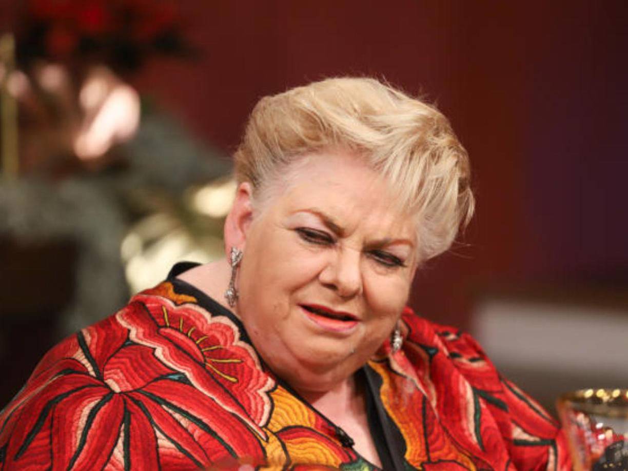 En ese sentido, Paquita La del Barrio publicó un video con un mensaje que inicia en un tono maternal, en el que le expresa a Shakira su total apoyo y su ayuda.