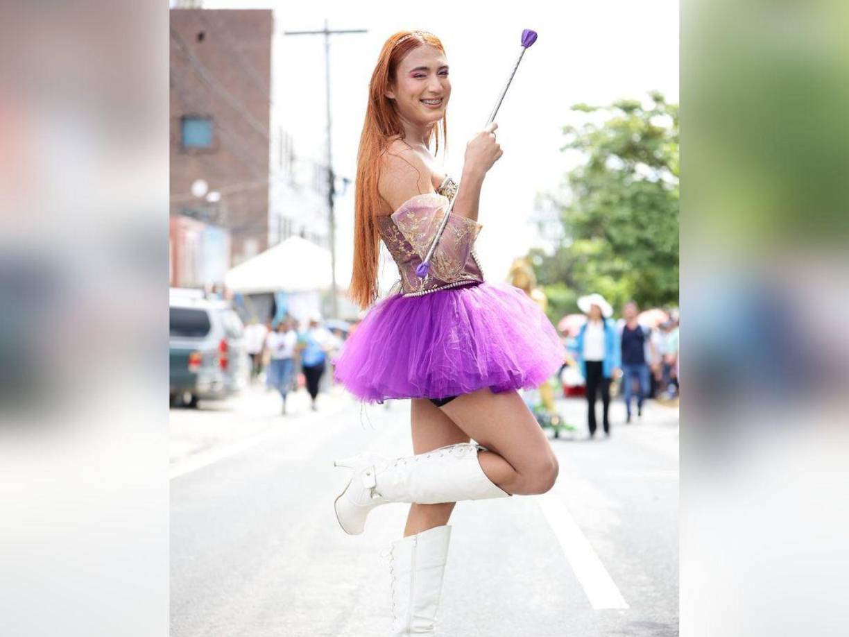 La reconocida influencer sureña “La Bicha Catracha” año con año sorprende a sus seguidores con su participación en los desfiles de independencia.