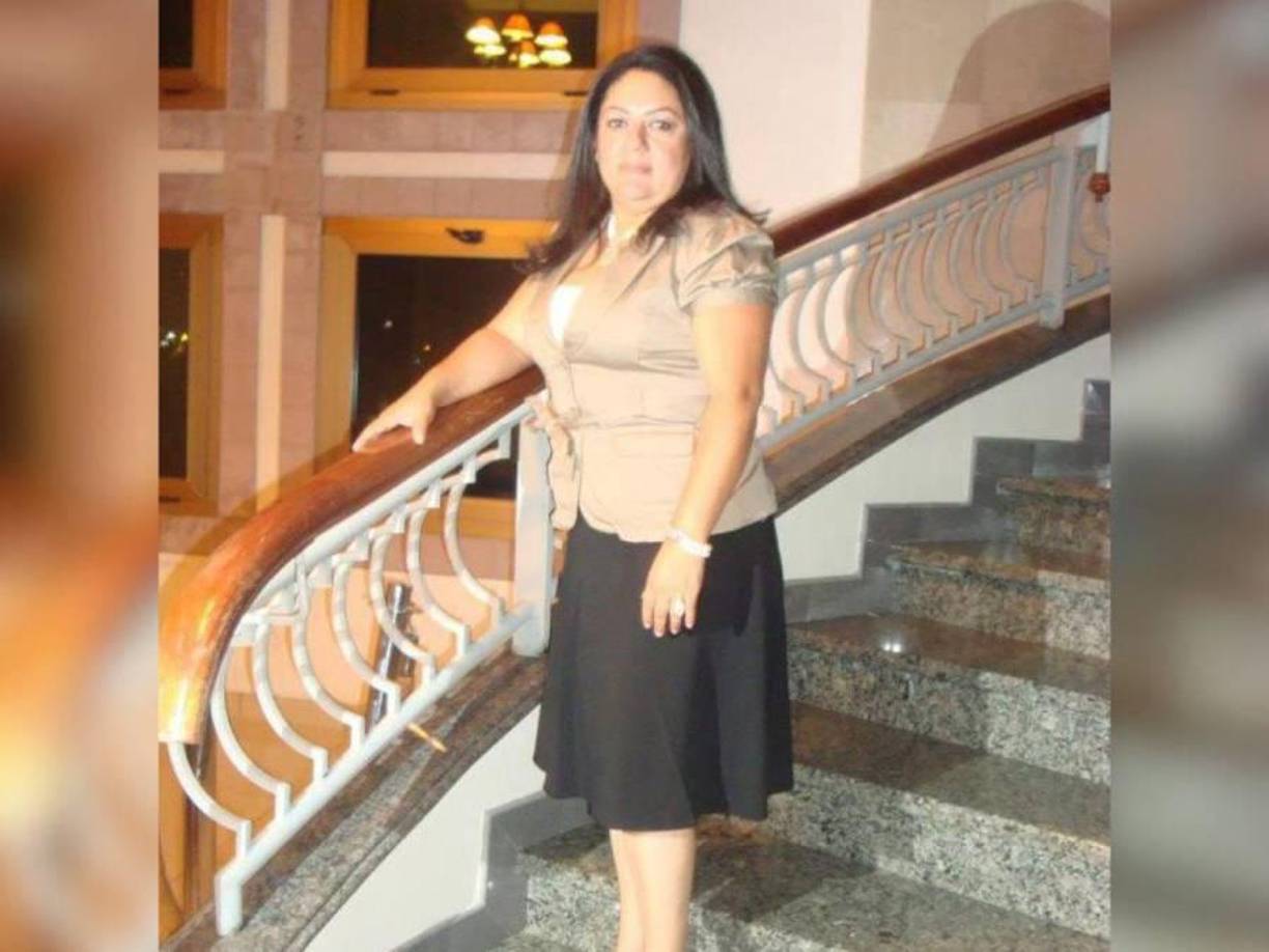 Testigos en la escena del crimen informaron que Rosa Guerrido presentaba múltiples heridas de bala en su cuerpo, lo que confirmó la brutalidad del suceso. 