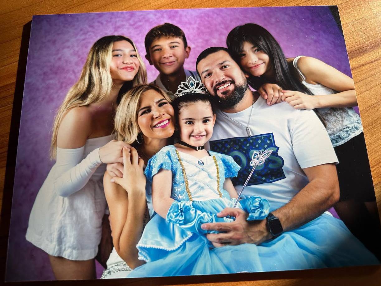 Panini instó a que Hernández muestre pruebas de que ella conoció al capo como lo afirma en “Las Mujeres del Narco”.