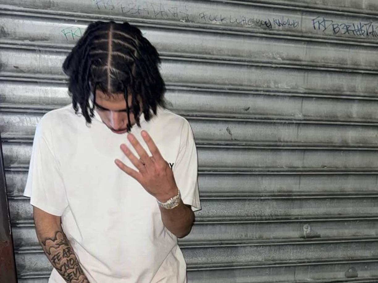 En Internet aseguran que el joven era también cantante, y se le conocía como OtvJoker en el mundo del rap. Supuestamente, Noah lanzó una canción insultante para sus oponentes mientras usaba una máscara del Joker y fue asesinado 24 horas después del lanzamiento de ese tema.