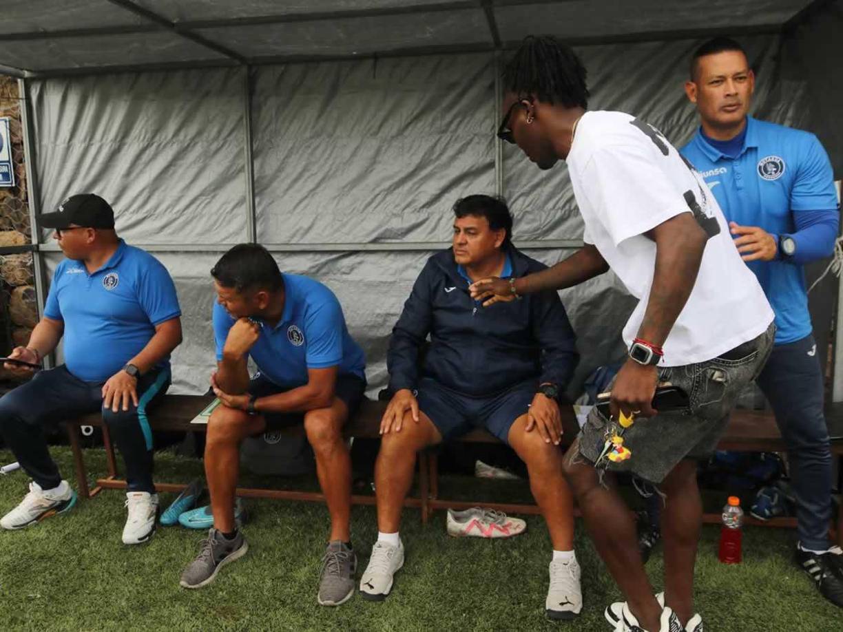 Rubilio Castillo también saludo al cuerpo técnico del Motagua que manda Milton ‘Jocón’ Reyes.