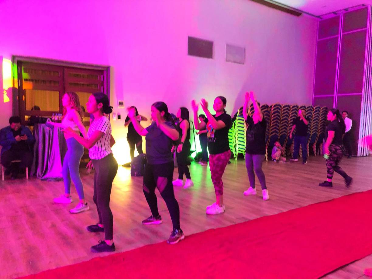 Así se disfrutó la clase de Zumba