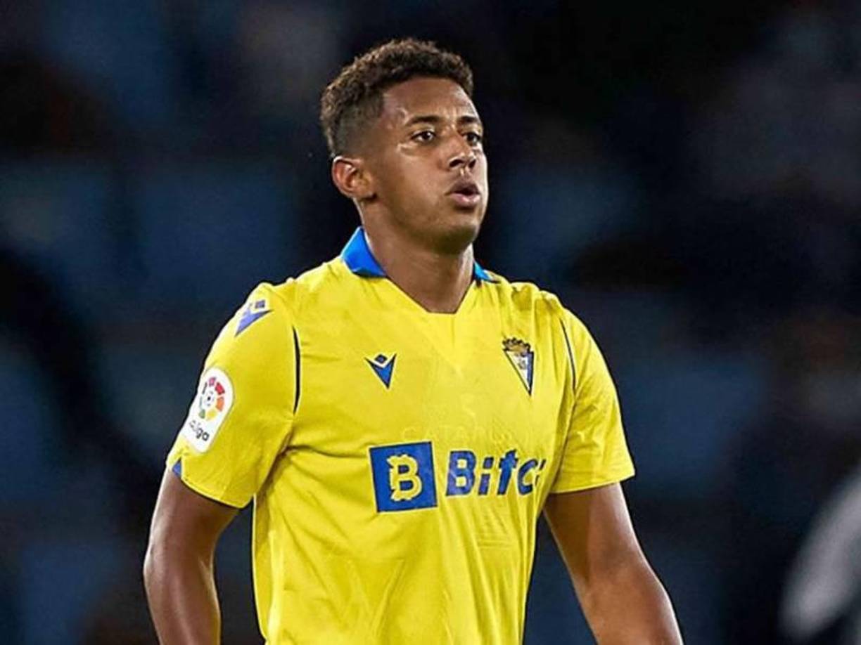 En una conferencia de prensa previo al partido del viernes contra el Espanyol, el técnico Sergio González del Cádiz fue consultado por la situación del hondureño. “El Getafe dejó caer que tienen fichado al Choco, contigo ha tenido pocos minutos, ¿cómo se gestiona eso? Un jugador que no estará en el Cádiz la temporada que viene”, preguntó uno de los periodistas.