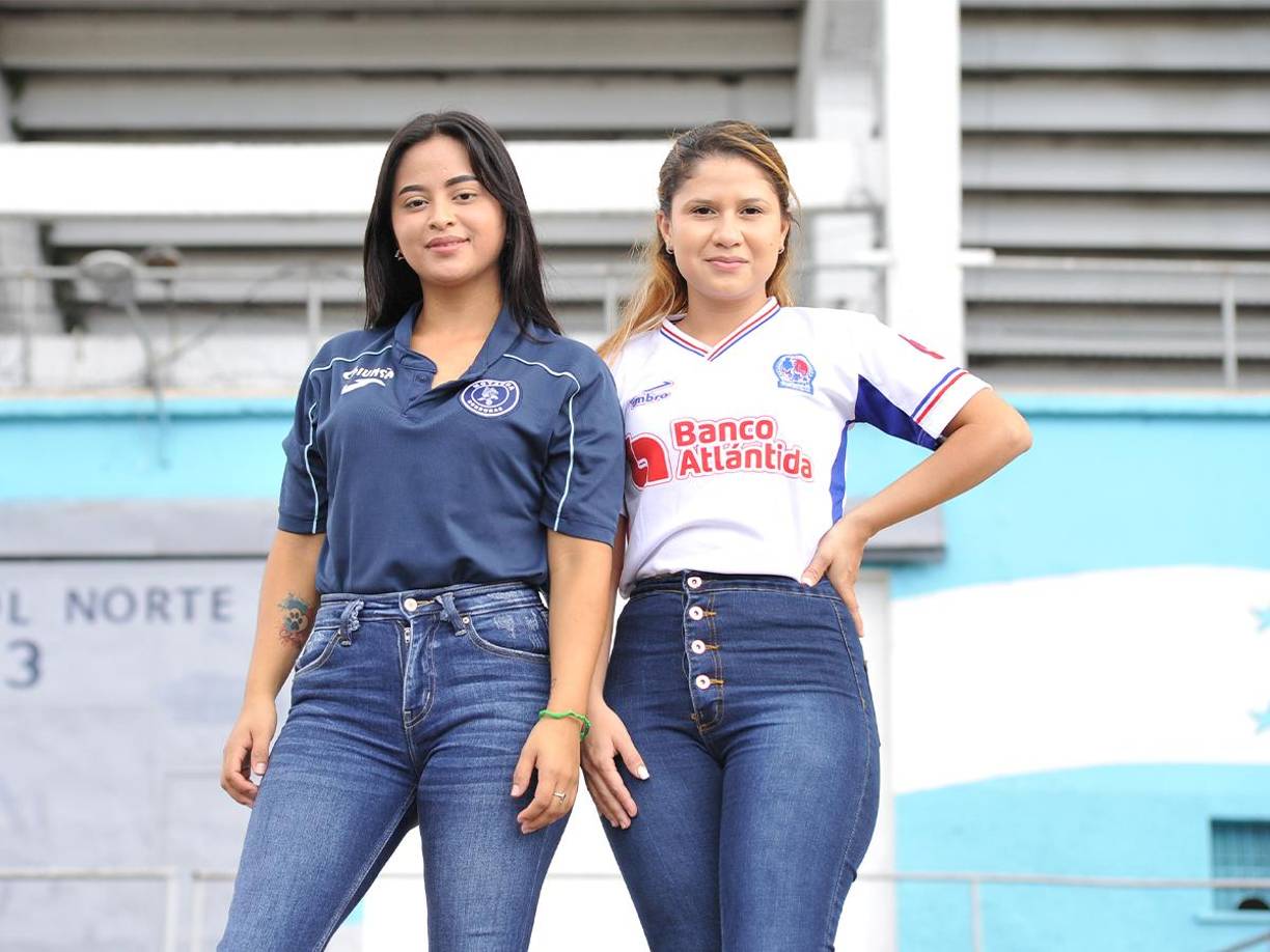 Bella aficionada del Olimpia y Motagua posando en las afueras del estadio Nacional Chelato Uclés.
