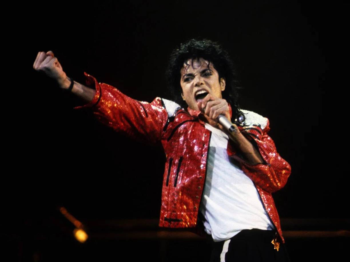 Además, ara mantener su estilo de vida, Jackson solicitó un préstamo de 380 millones de dólares al Bank of America, utilizando su participación en la editorial Sony/ATV como garantía.Entonces, ¿qué pasó con la fortuna de Michael Jackson? Tras su muerte, la leyenda de la música ha seguido generado ganancias. Se habla de más de 2 mil millones de dólares. Lo que lo ha convertido en el artista fallecido que más ingresos ha ganado, según Forbes.