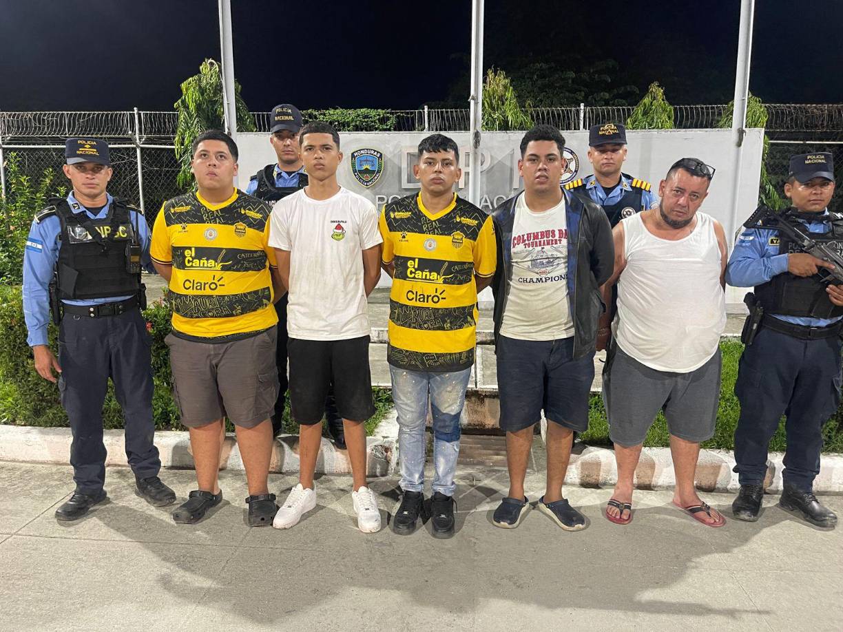 Todos los capturados fueron puestos a la orden del Ministerio Público para que deduzca la acción penal.