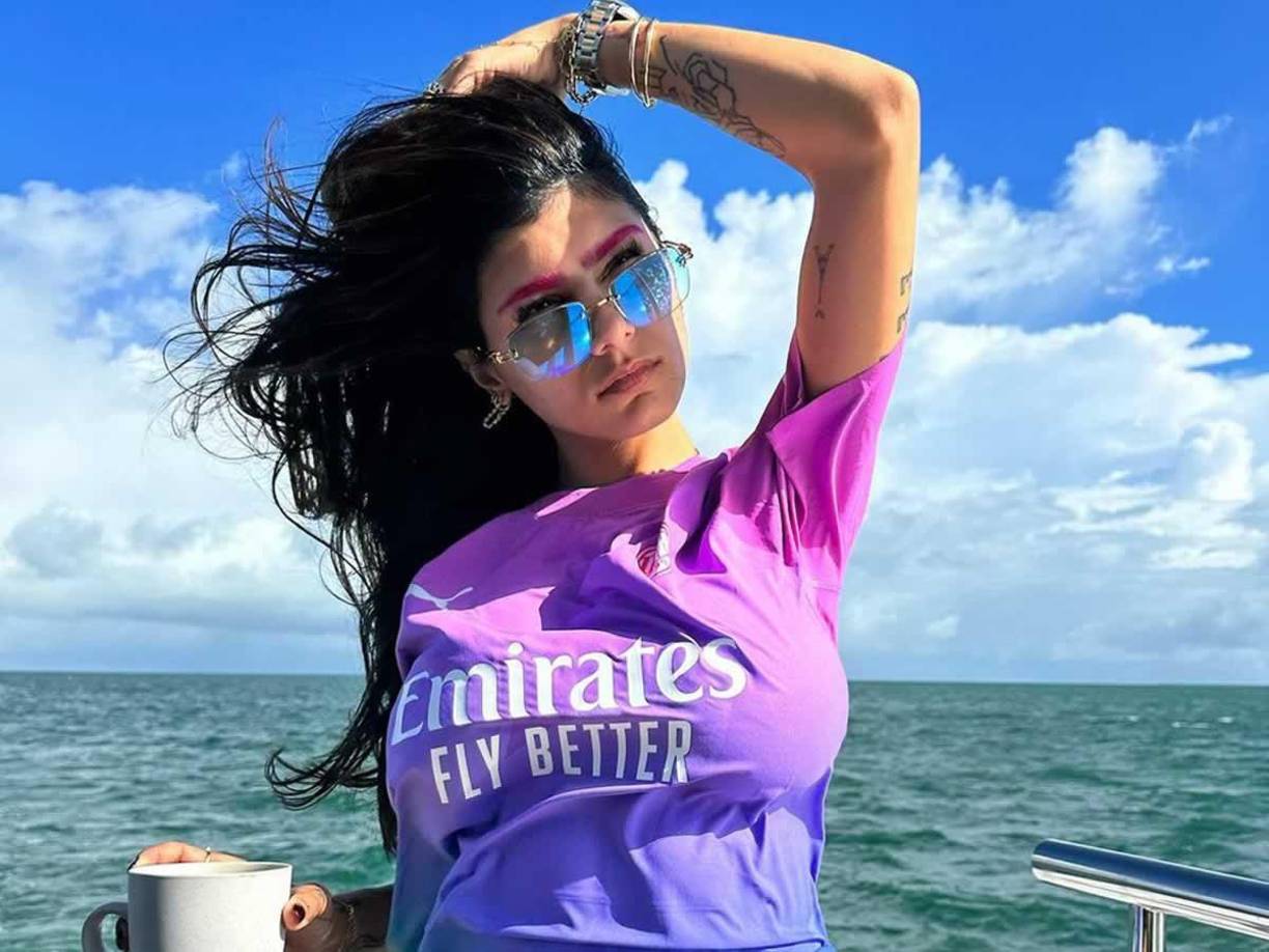 Mia Khalifa es una gran aficionada al deporte y sobre todo al fútbol. Ahora es vinculada por un reconocido futbolista argentino.