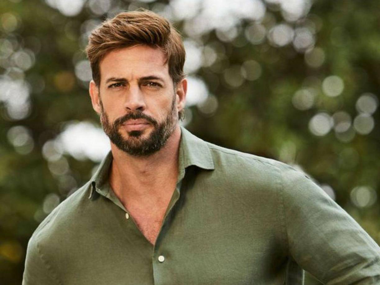William Levy es uno de los actores más aclamados por su enorme atractivo físico, pues desde su juventud logró cimentar su carrera actoral gracias a su aspecto y su talento, ahora con 42 el cubano se mantiene en excelente forma, inclusive muchas de sus admiradores comentan que su apariencia solo mejoró con el pasar de los años.