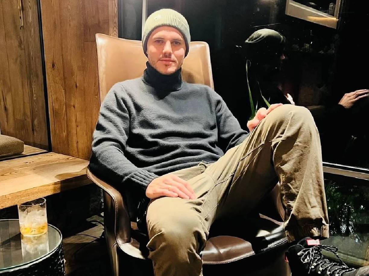 El futbolista del Galatasaray de Turquía se encuentra en su país natal para recuperarse de una lesión de larga duración.