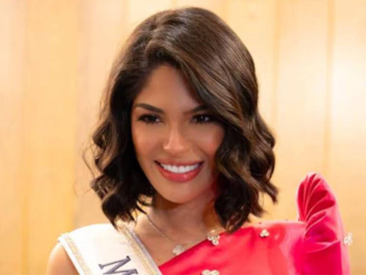 “La salud mental es un derecho que todos tenemos. Es un derecho universal, que la Organización Mundial de la Salud [OMS] lo dice”, advirtió. “No me crean a mí, créanle a los expertos y ustedes tienen y pueden ejercer. Con responsabilidad atendamos nuestra mente, porque si estamos sanos internamente nuestra sociedad también va a prosperar”.