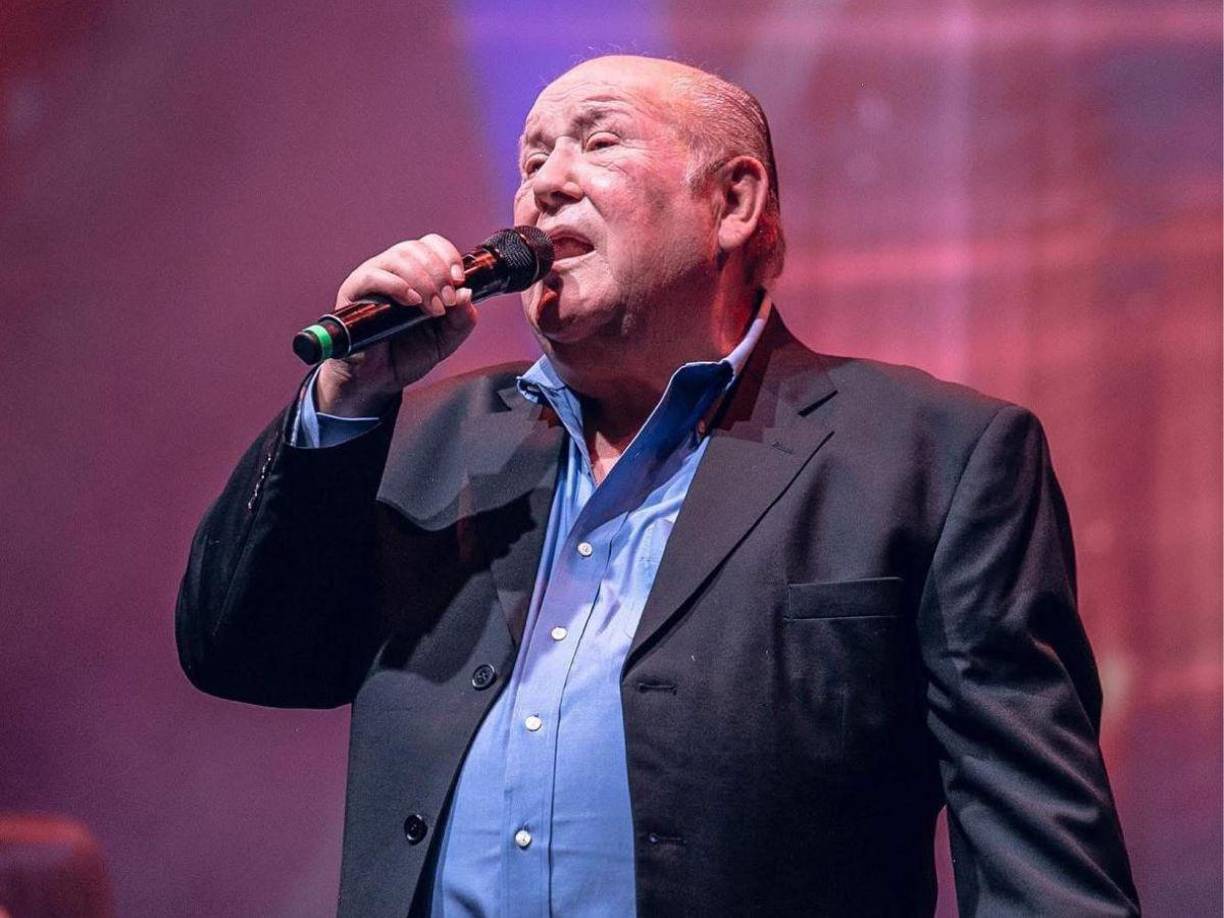 La noticia fue compartida por medio de sus redes sociales. “Esta mañana nuestro amado Leo Dan dejó su cuerpo en paz y junto al amor de su familia. Así, volvió a la luz pura de su Padre Celestial, para guiarnos y cuidarnos desde el infinito”, indicó el comunicado.