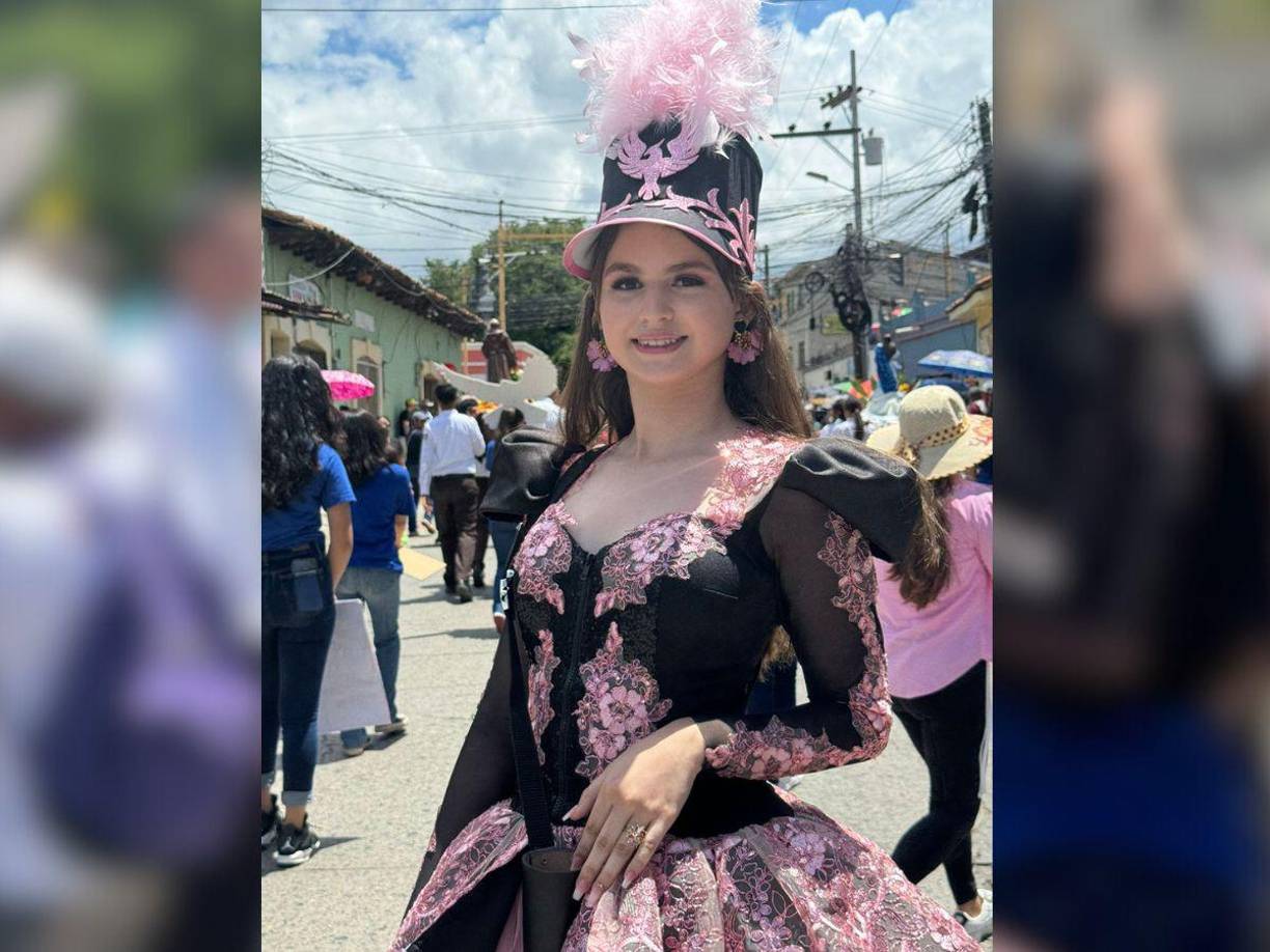 Sin duda alguna Gisselle Redondo brilló en los desfiles de Comayagua. 