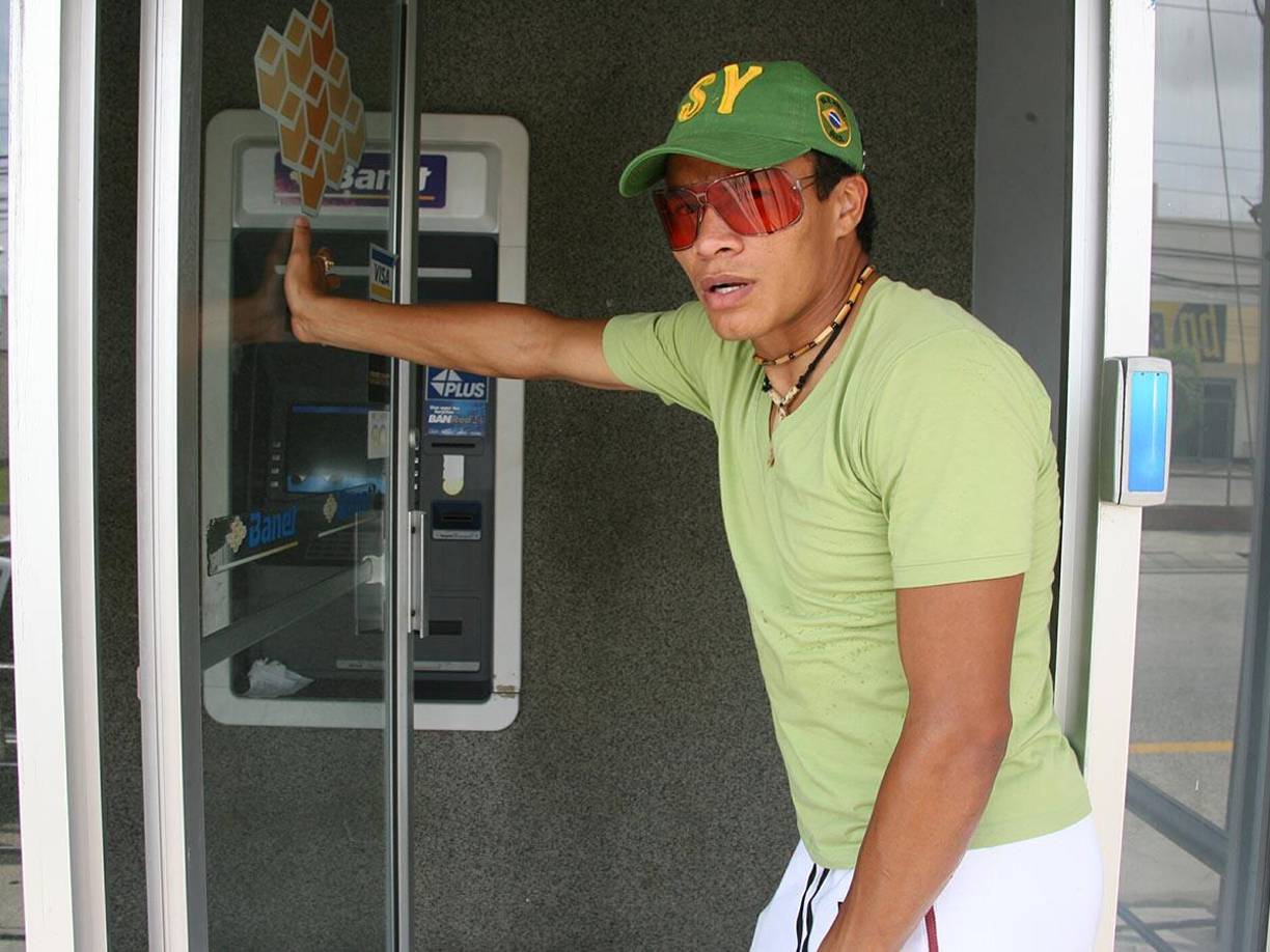 “Recién salido del Hospital, ahora a ponernos las pilas con tratamiento para los cálculos en los riñones”, comenzó diciendo Rambo de León.