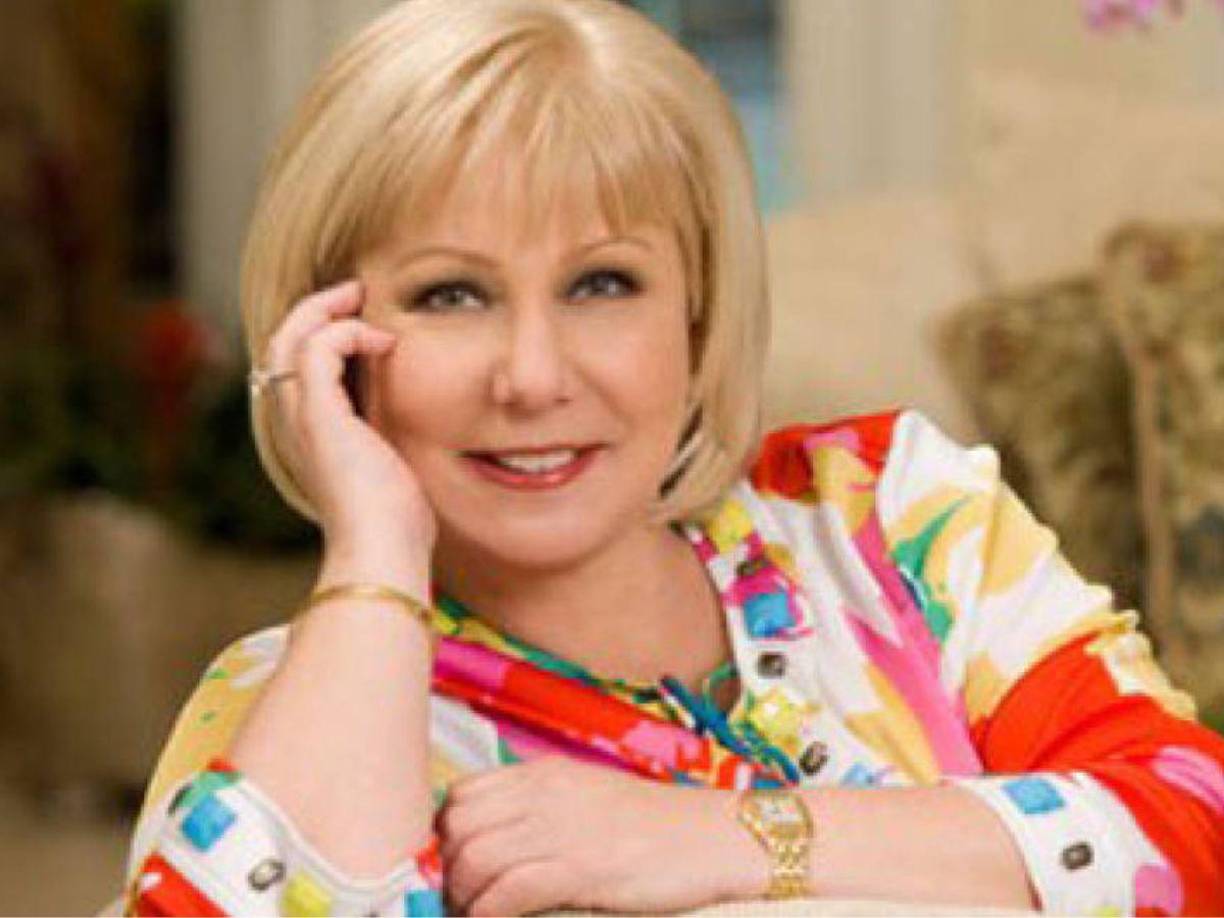 Don Franciso quiso saber cómo fue que la presentadora superó esto, a lo que ella respondió: “Me busqué trabajo en Telemundo, y en cuanto empecé a trabajar se me quitó la depresión”.